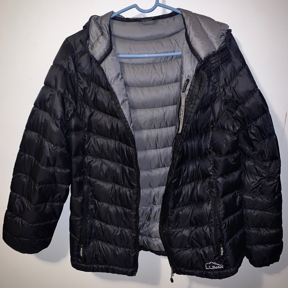 L.L Bean Stowaway waterproof puffer jacket with hood